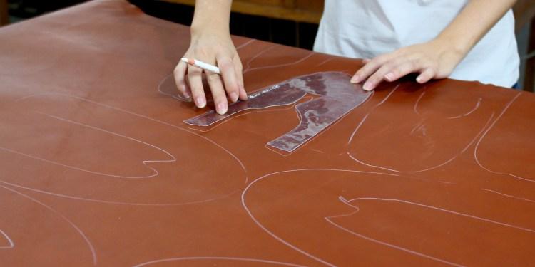 Bố trí chi tiết khi Leather Cutting theo hướng chịu lực